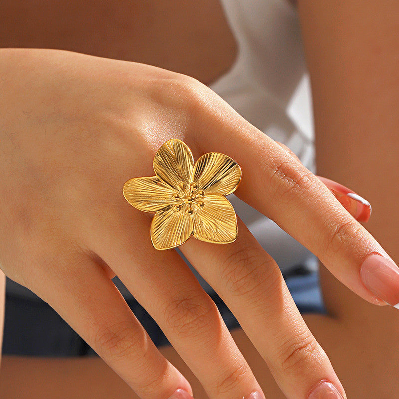 Statement Gold Flower Ring for Women – Floral Design