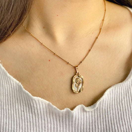The "Amélie" Vintage Tulip Pendant Necklace – 18K Gold Plated & Anti-Tarnish