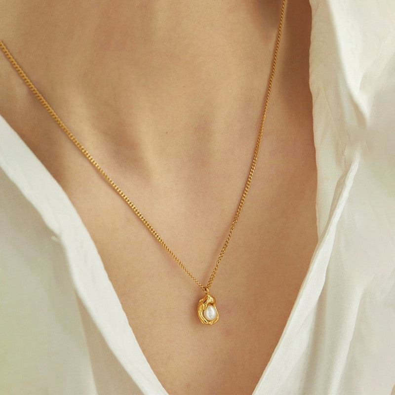 The Luna Pearl Drop Lariat | 18k Gold Anti-Tarnish Snake Chain Necklace