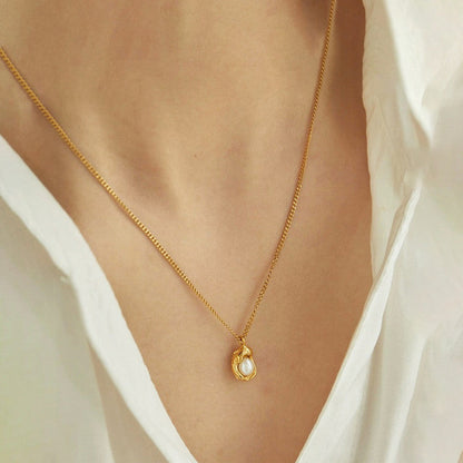 The Luna Pearl Drop Lariat | 18k Gold Anti-Tarnish Snake Chain Necklace