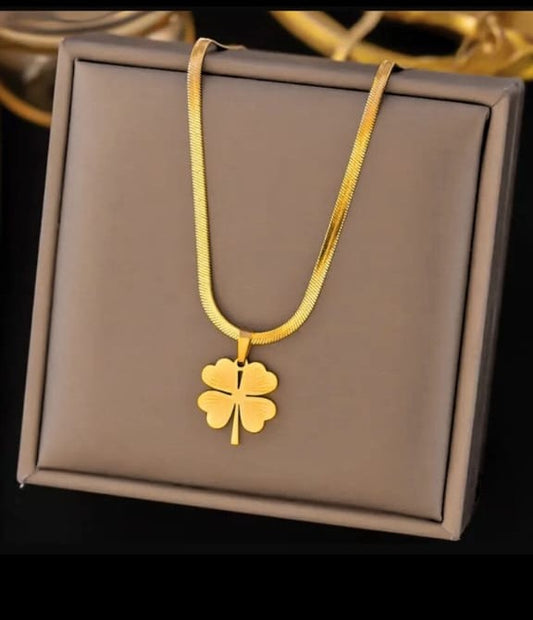 Gold Four-Leaf Clover Pendant Necklace – Lucky Charm Design